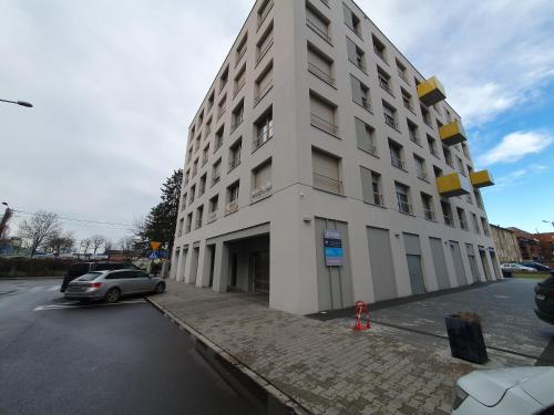 City Lux Apartament Free Parking — 4-Star Luxury Hotel in Leszno, Poland