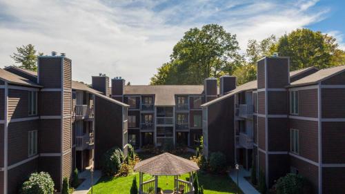 Bear Pause - carbon neutral hotel in Blowing Rock