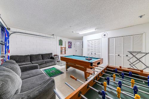 #463 Fabulous 4 bed villa with south facing private pool and spa overlooking water — 4-Star Luxury Hotel in Kissimmee, United States