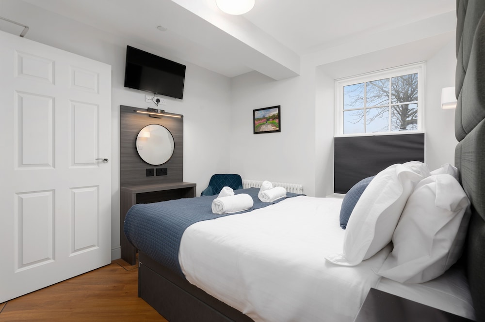 314 Reid's Corner by Stay Dunfermline — 4-Star Luxury Hotel in Dunfermline, United Kingdom