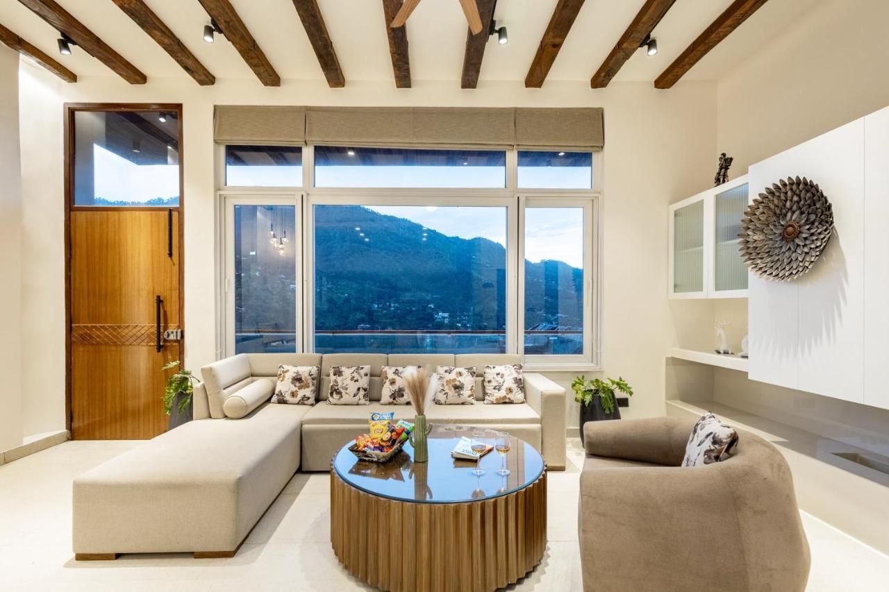 ELIVAAS 4 BHK with Balcony & Terrace Antarmann Casa Nova — 5-Star Luxury Hotel in Bhim Tal, India