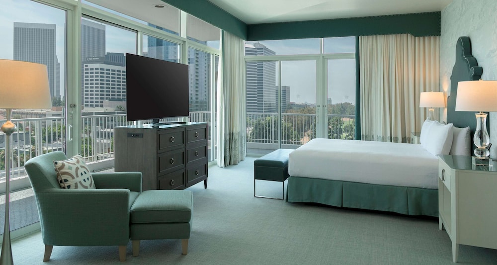 The Beverly Hilton - photo 13