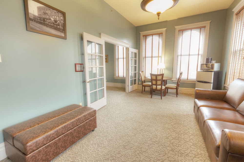 Montvale Hotel - photo 91