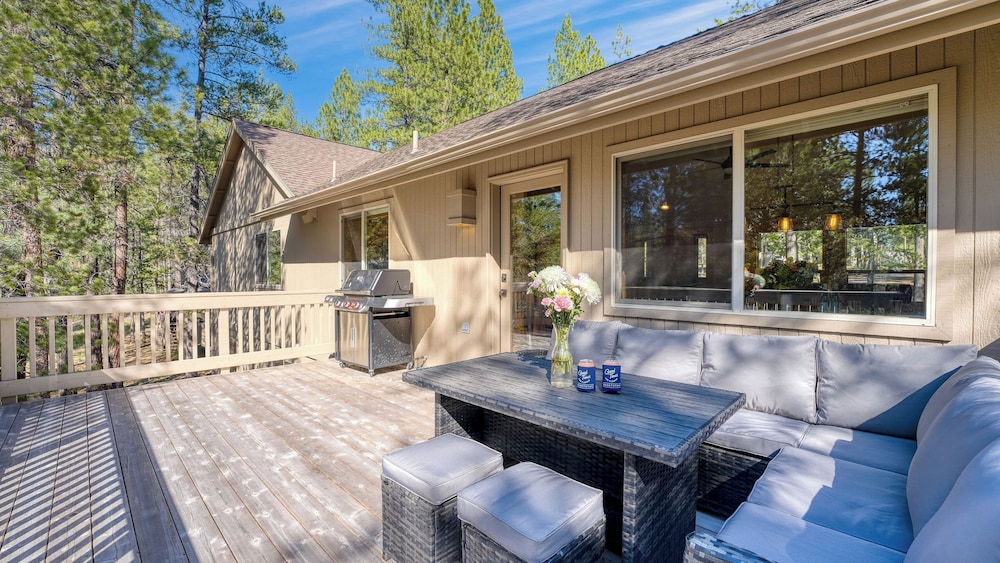 Quail by Avantstay Great Location Game Room Hot Tub & Deck — Bend — photo 3