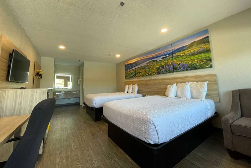 Days Inn by Wyndham Near Seaworld San Antonio - photo 16