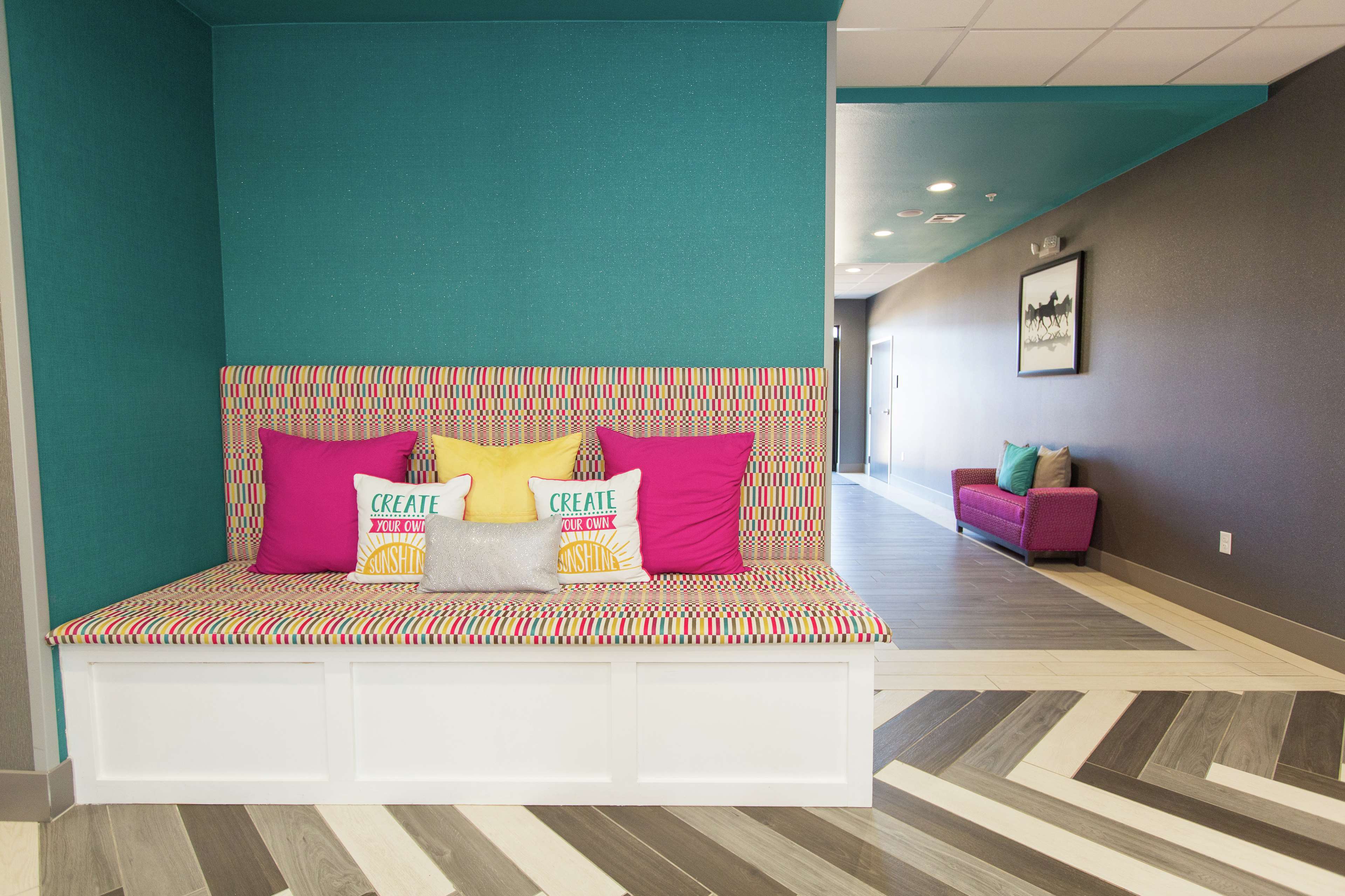Hampton Inn Mustang - photo 4