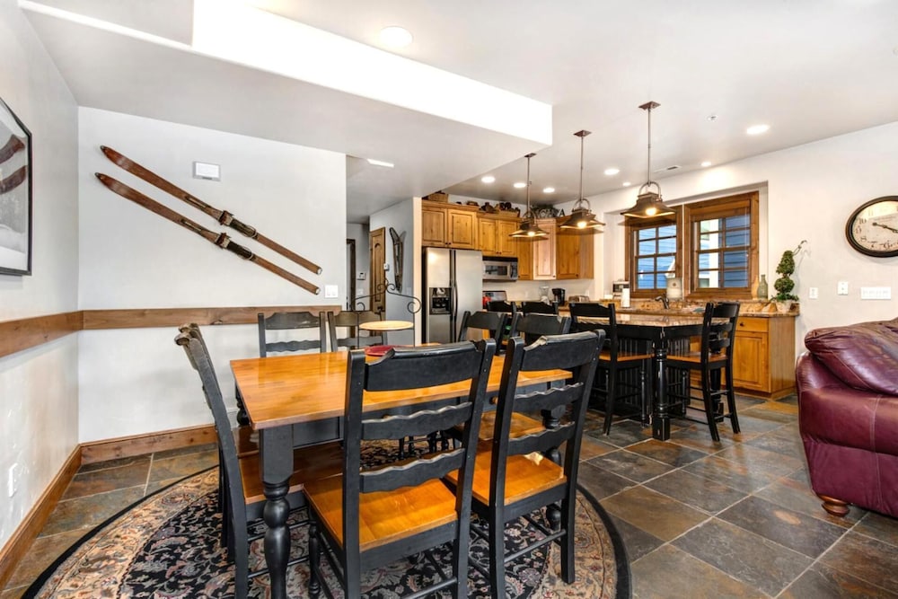 KBM Resorts Walk to Lifts and Main St Rent 1416 and 1418 Townhomes together Pri Hot tub PPS 1418 - photo 10