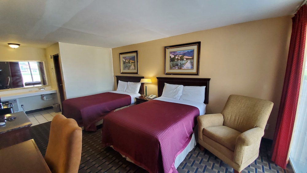 Marion Gray Plaza Motel - photo 7