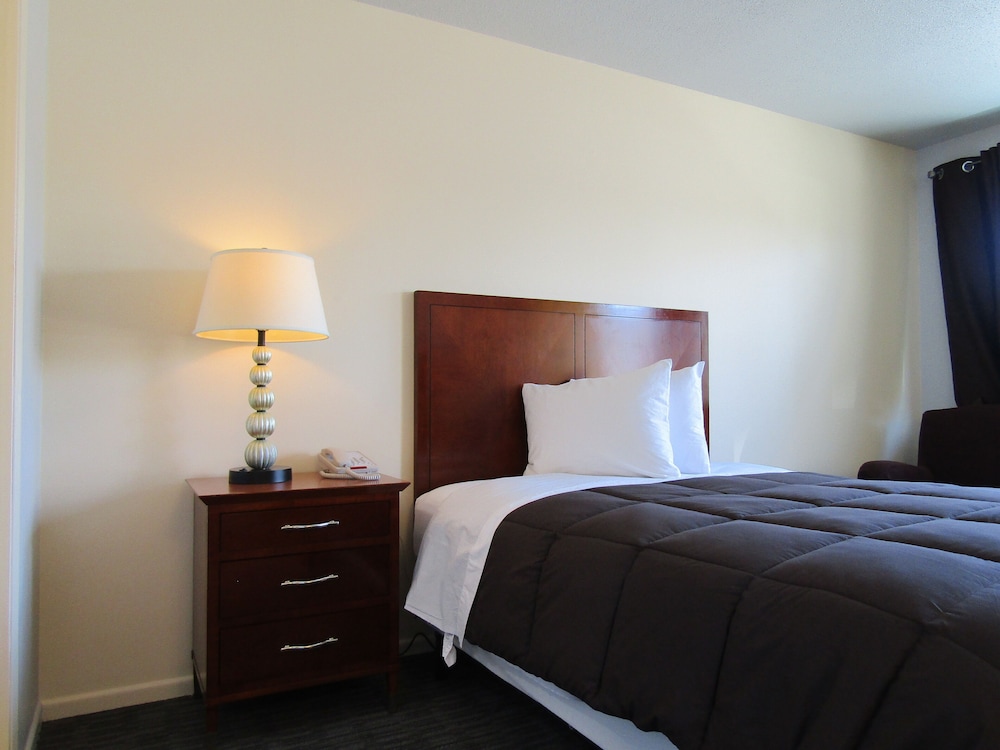 Greeley University Inn Greeley Inn - photo 5