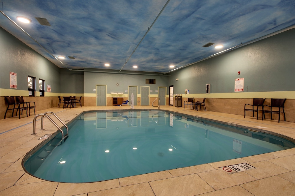 Holiday Inn Express & Suites Lebanon by IHG - photo 22