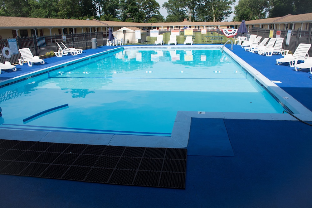 Atlantic Inn & Suites - photo 44
