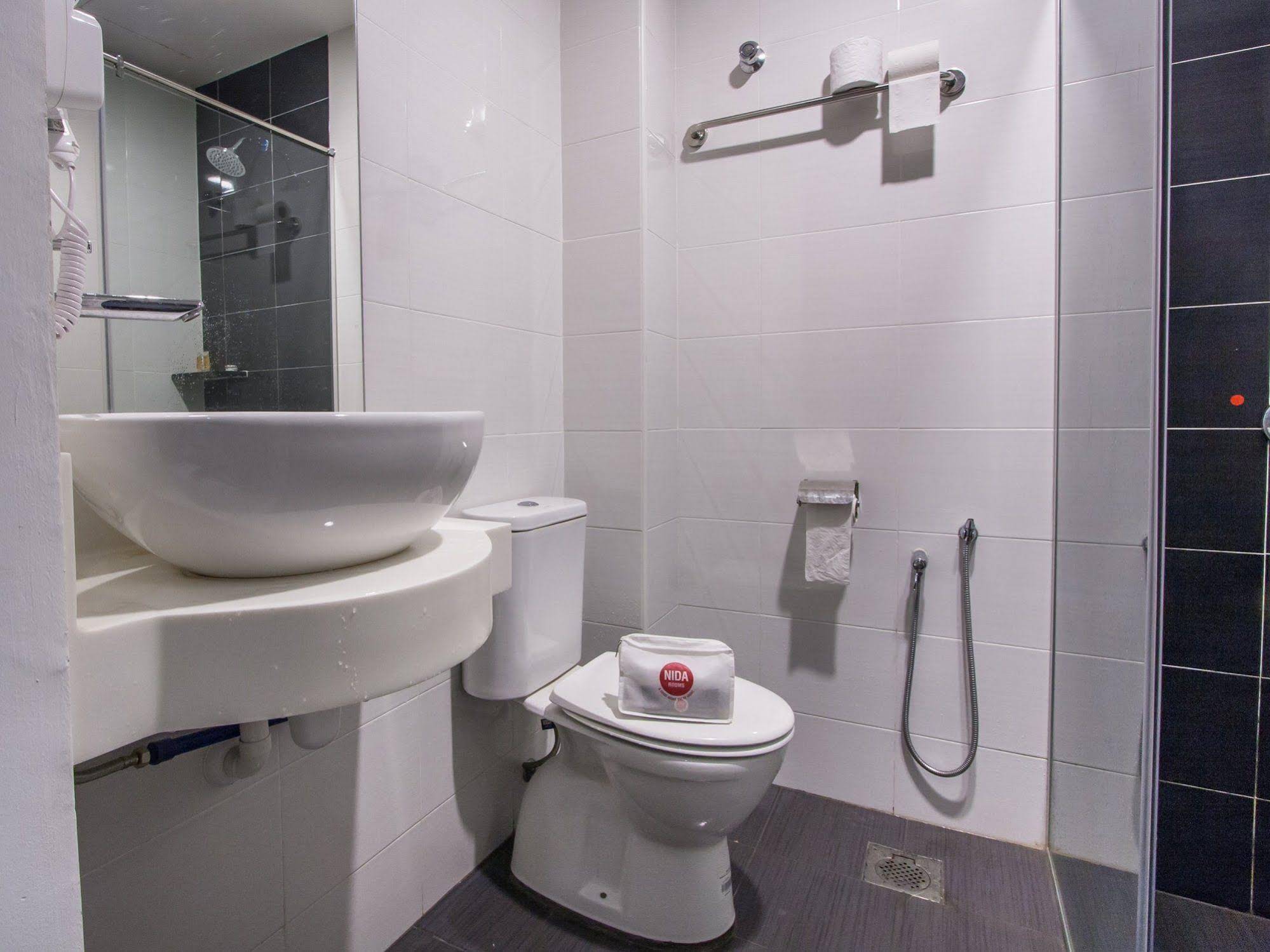NIDA Rooms Melaka Merlimau at 906 Premier Hotel — hotel near Malacca International Airport