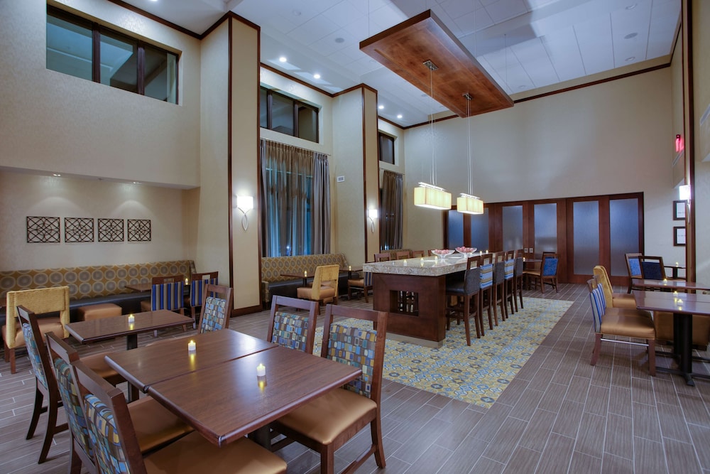 Hampton Inn & Suites Philadelphia Bensalem - photo 4