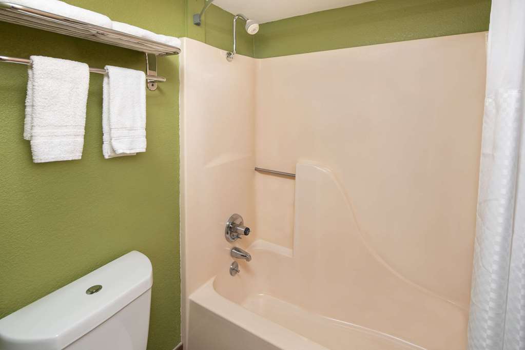 Days Inn by Wyndham Tupelo - photo 13