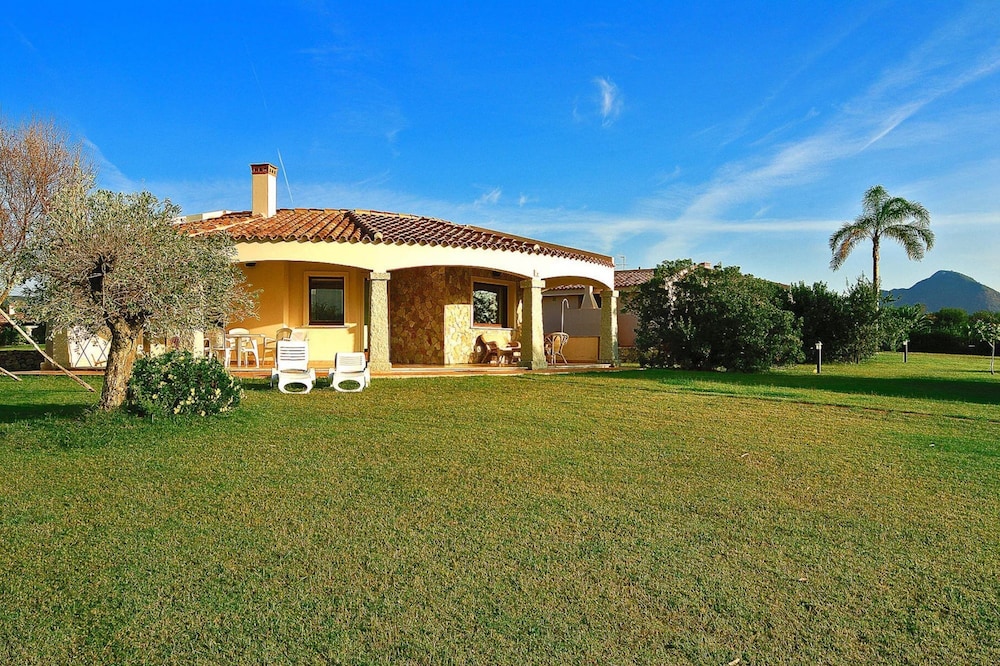 ISA Villas with private pool in Costa Rei just 500 meters from the sea — 4-Star Luxury Hotel in Muravera, Italy