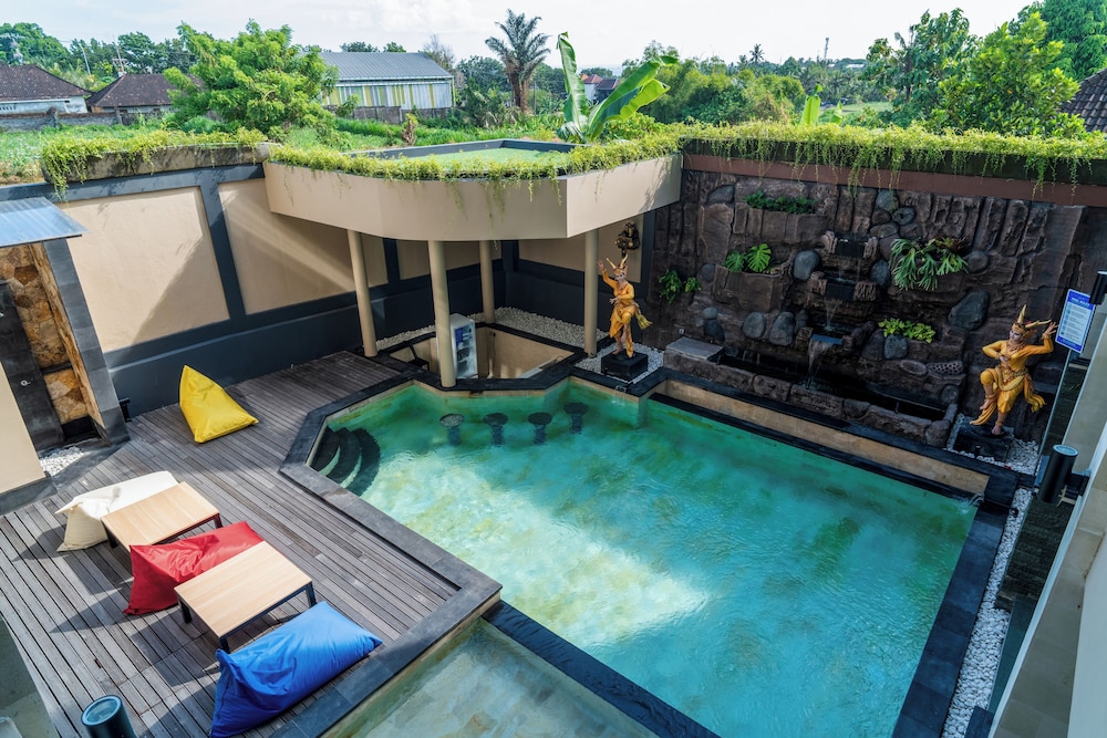 Ayers Hotel