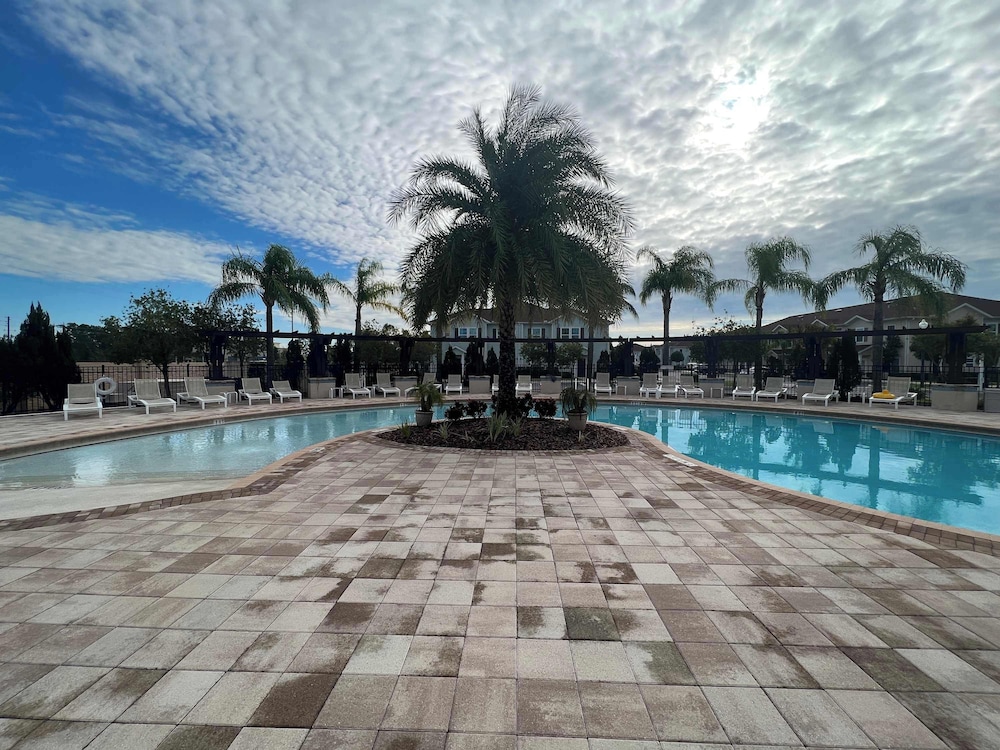 Making Memories in West Lucaya Resort - photo 21