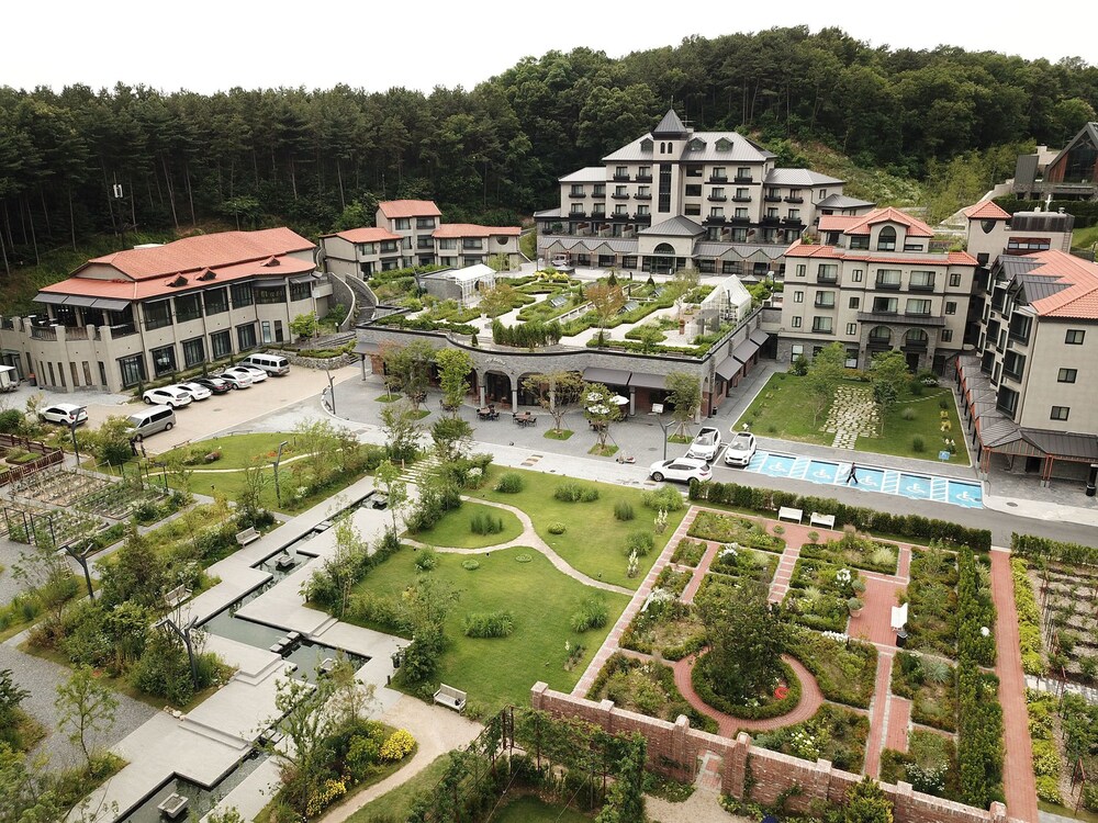 Eden Paradise Hotel in Icheon-Si, South Korea