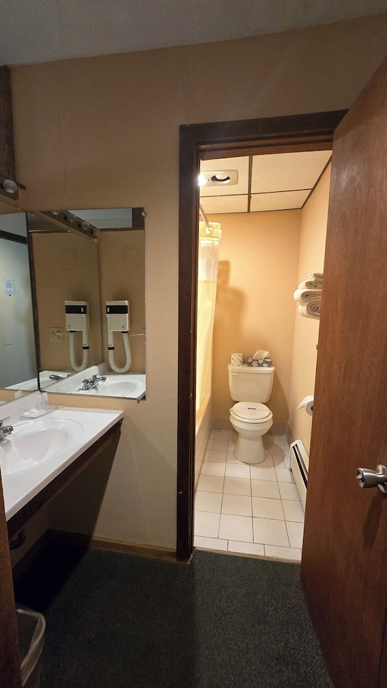 Timber Inn - photo 19