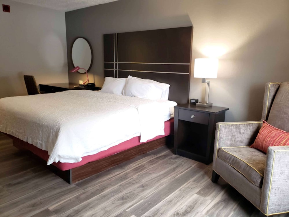 Hampton Inn Greensburg - photo 7