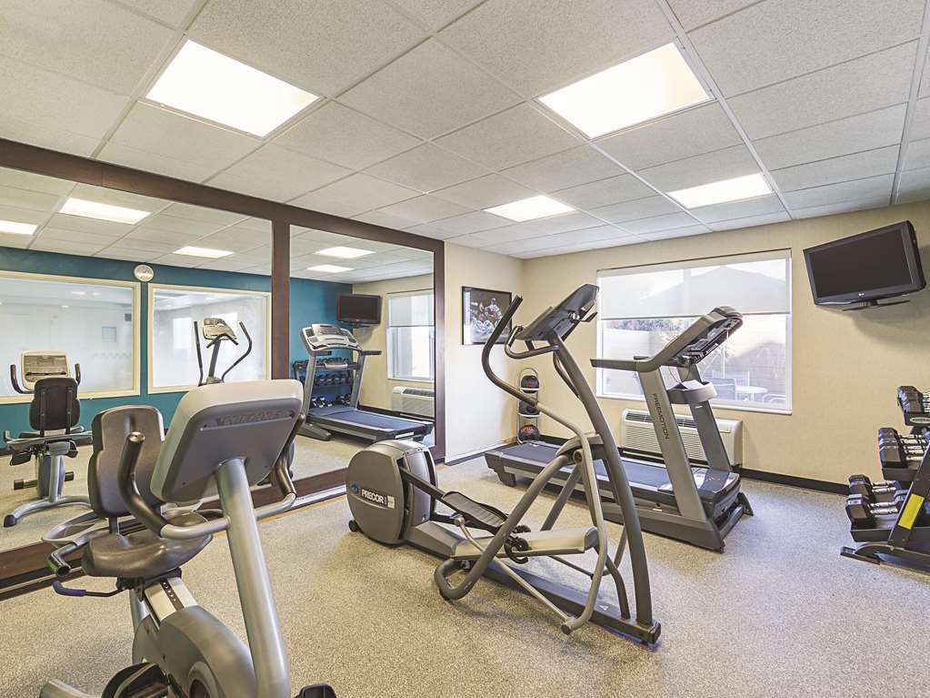 La Quinta Inn & Suites by Wyndham Central Point Medford - photo 15
