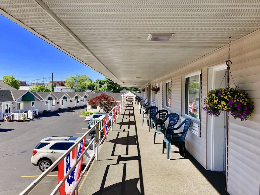 Lockview Motel - photo 8