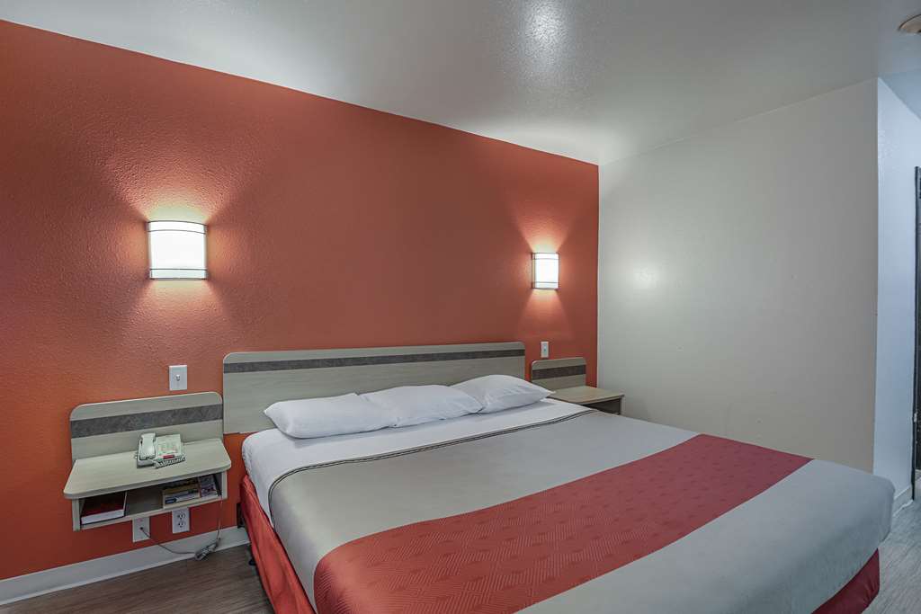 Motel 6 Pasadena TX - photo 3