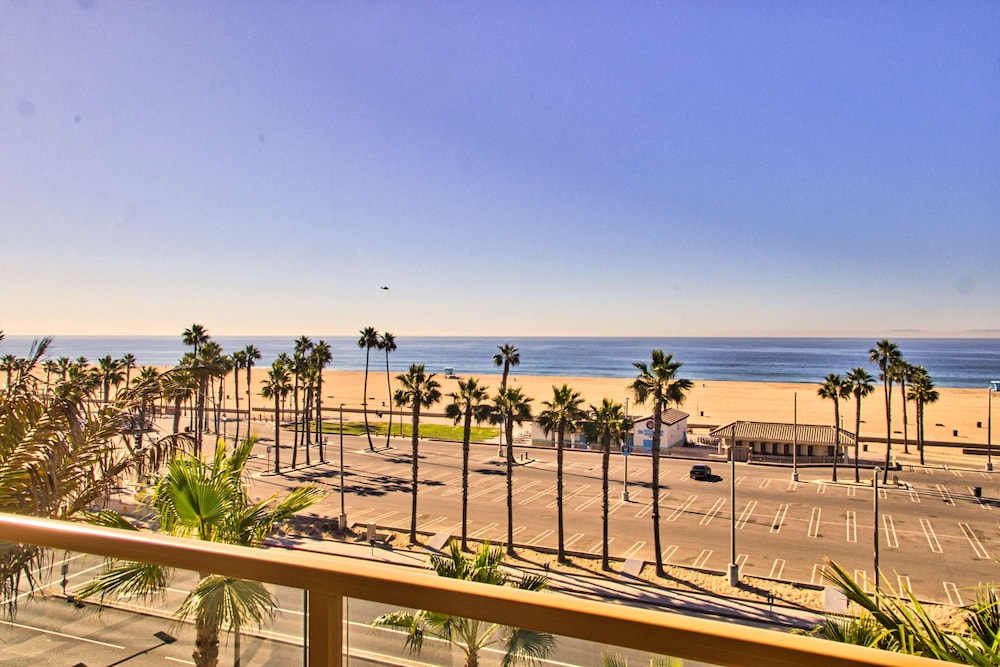 The Waterfront Beach Resort A Hilton Hotel - photo 32
