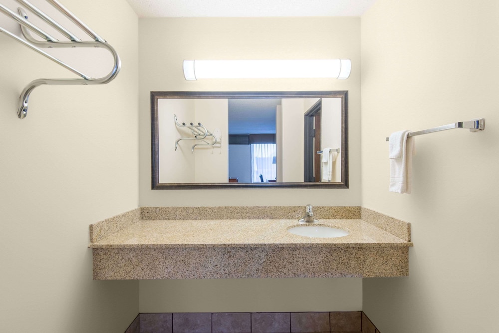 Days Inn by Wyndham Altus - photo 8