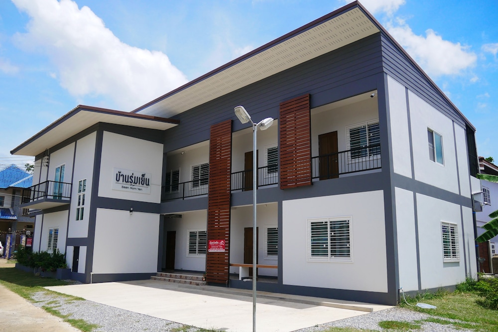 Bann Romyen Klang Dong in Pak Chong, Thailand