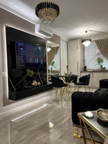 Golden Apartment — 4-Star Luxury Hotel in Oradea, Romania