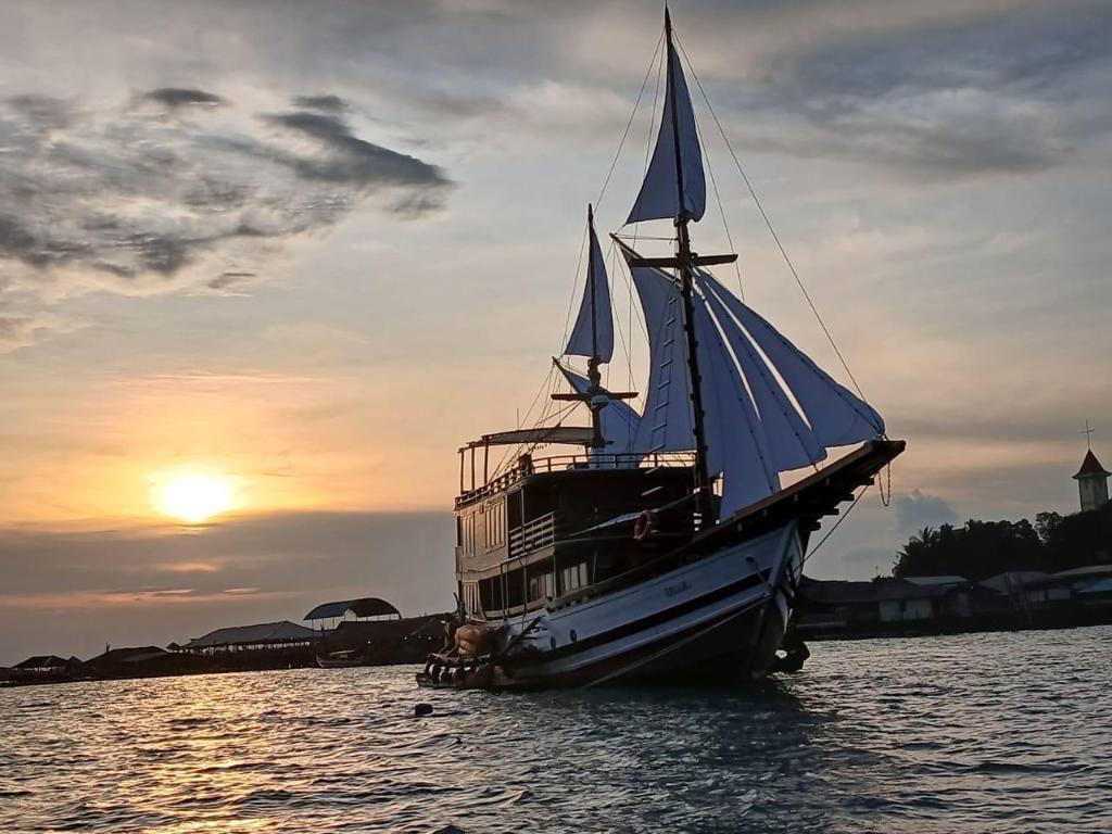 Gallia Phinisi Batam in Batam, Indonesia