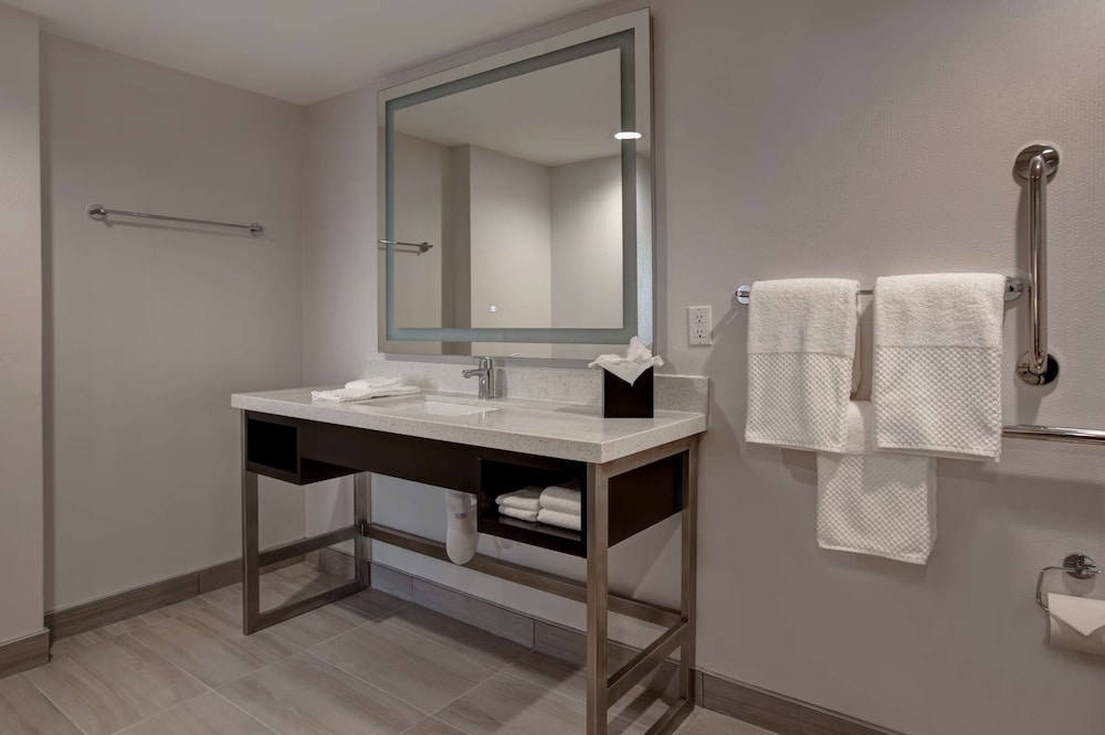 Embassy Suites by Hilton Oklahoma City Northwest - photo 47