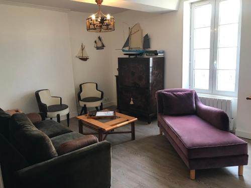 Hotel d’Arromanches — Unknown City — photo 3