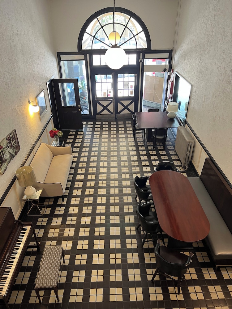 Nash Hotel - photo 3