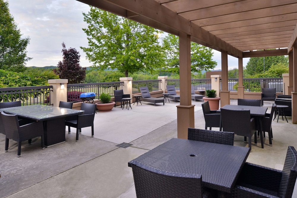 Hampton Inn Wytheville - photo 64