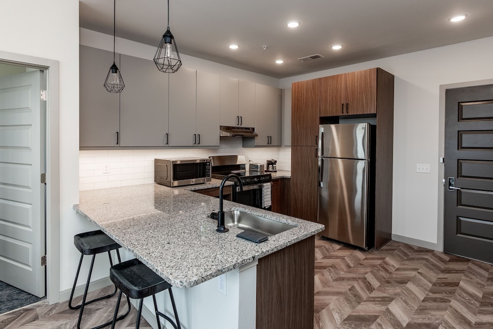 Yugo Guest Suites - photo 18