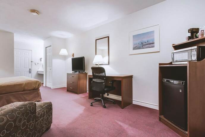 Sky Palace Inn & Suites Mccook - photo 9