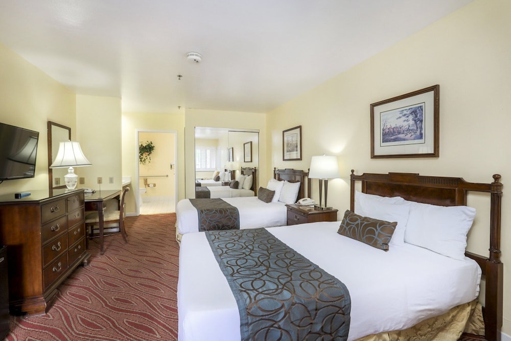 Campbell Inn - photo 13