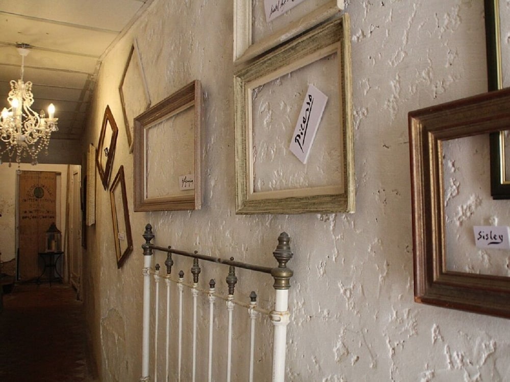 Une Chambre en Ville — 4-Star Luxury Hotel in Saintes, France
