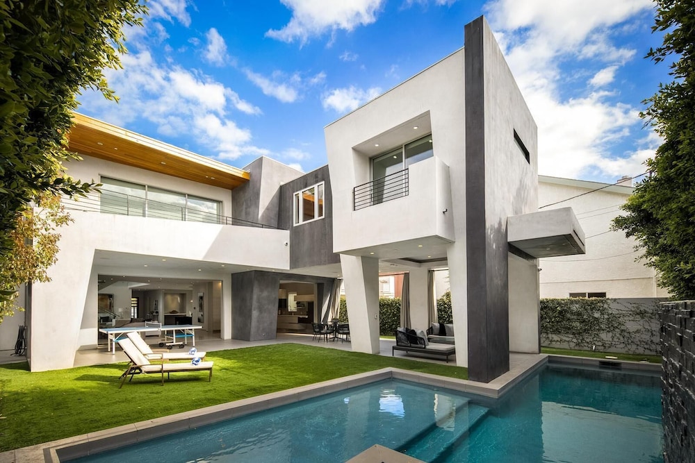 Alfred Villa — 5-Star Luxury Hotel in Los Angeles, United States