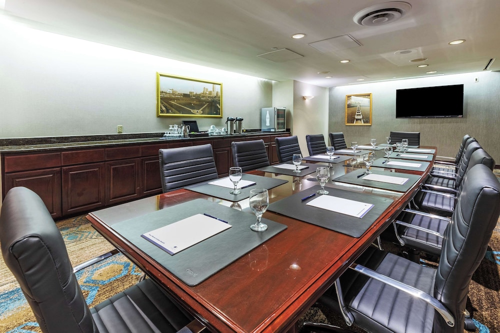 DoubleTree by Hilton Tulsa Downtown - photo 89