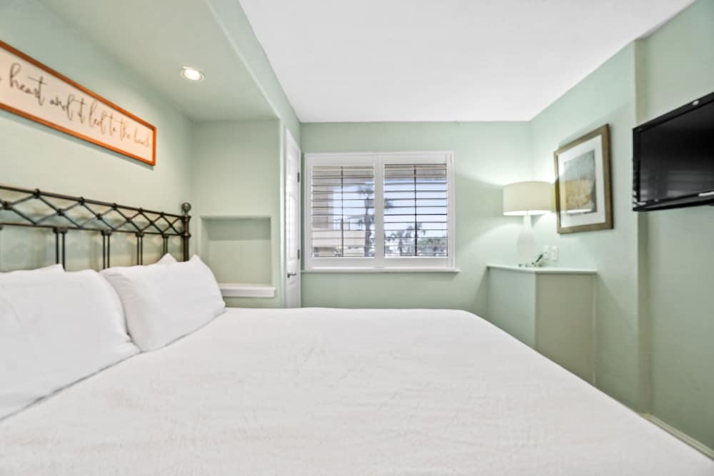 SunDestin Beach Resort by Panhandle Getaways - photo 4