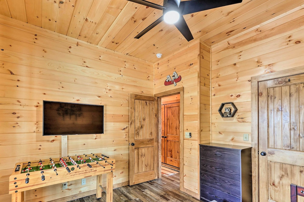 Coosawattee River Resort Cabin w Private Hot Tub - photo 22