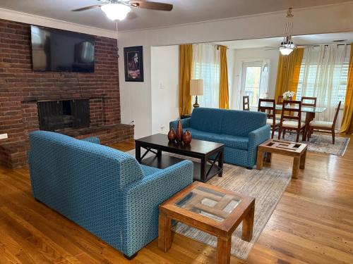 Newly Remodeled 6br in East Memphis Neighborhood - carbon neutral hotel in Memphis