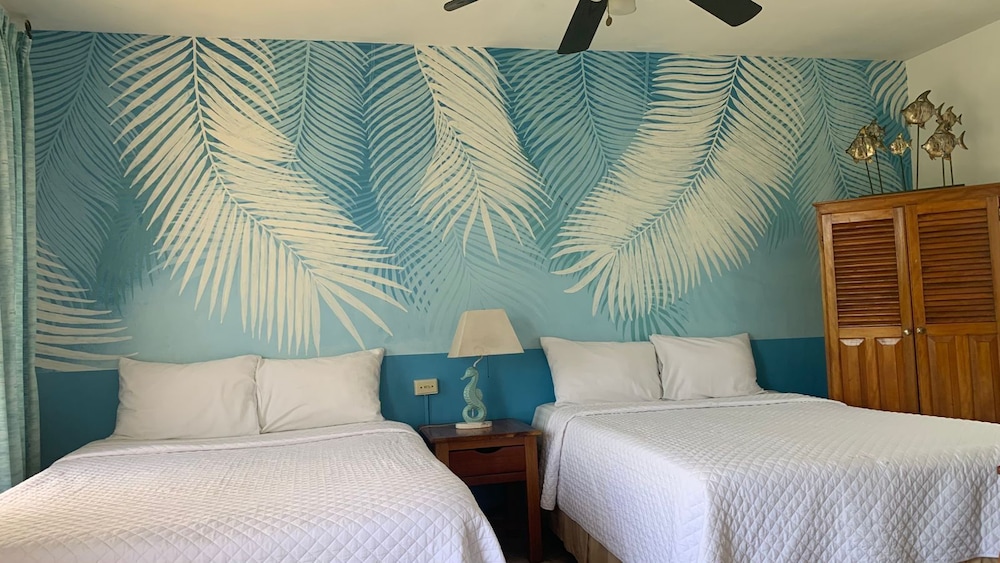 Cesar Mariscos in Tela, Honduras