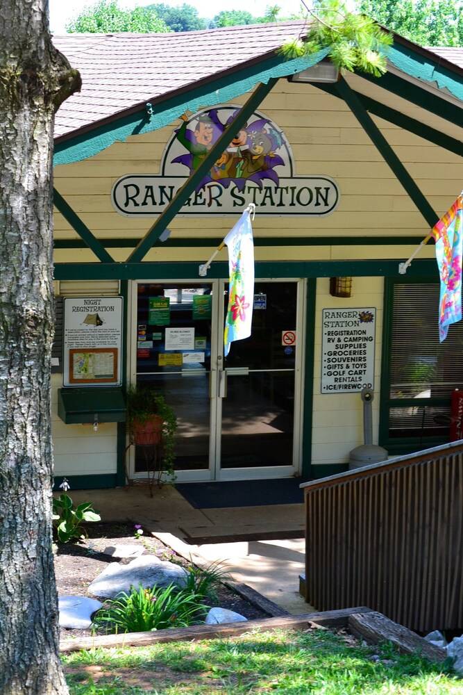 Yogi Bear's Jellystone Park Camp Resort - photo 36