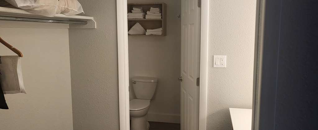 Best Western Plus Butte Plaza Inn - photo 29