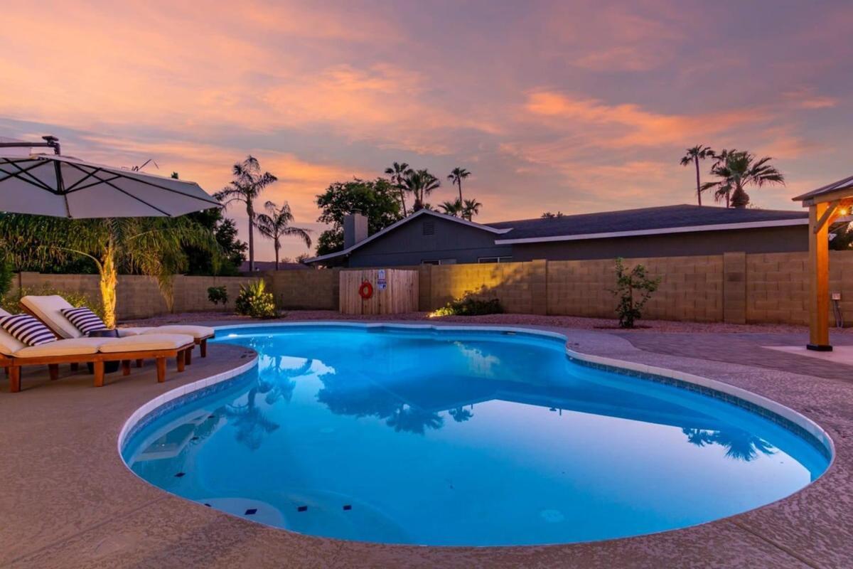 Cactus Glen Free Htd Pool GameRoom Cabana Bar — 4-Star Luxury Hotel in Phoenix, United States