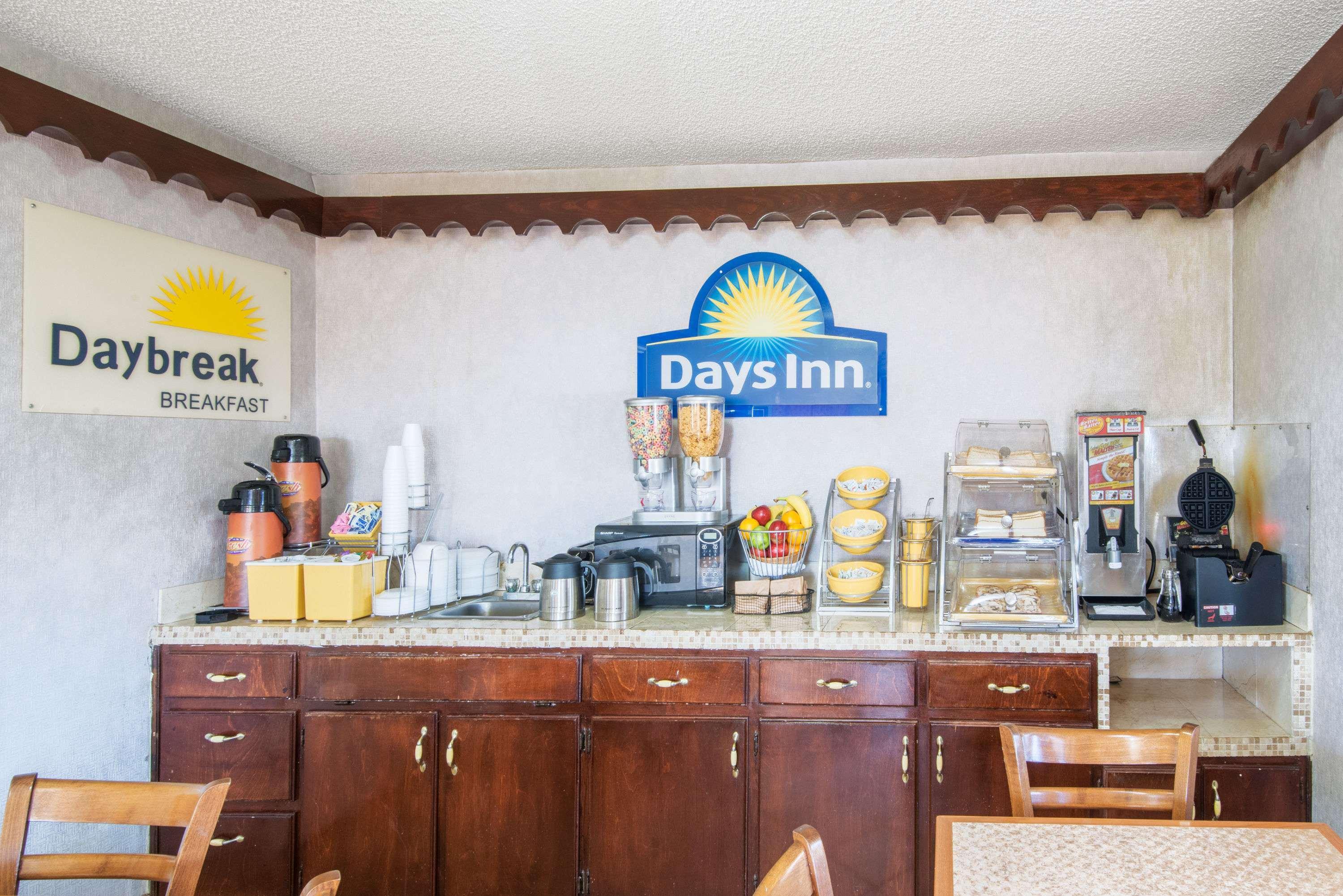 Days Inn Opelika - photo 12